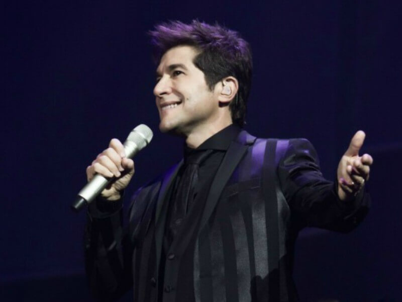 Daniel realiza apresentação especial de Dia das Mães na Penha