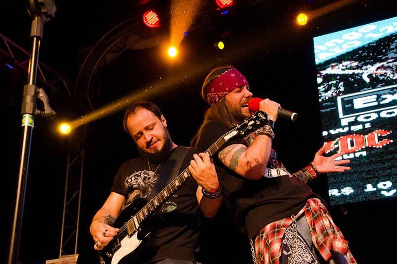 Banda cover do Guns N’Roses se apresenta no Tatuapé